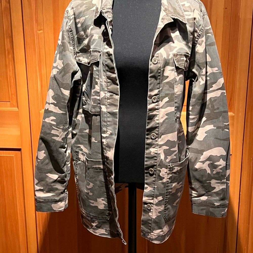 JAG Women's Olive Green Camouflage Utility Jacket - Size Large